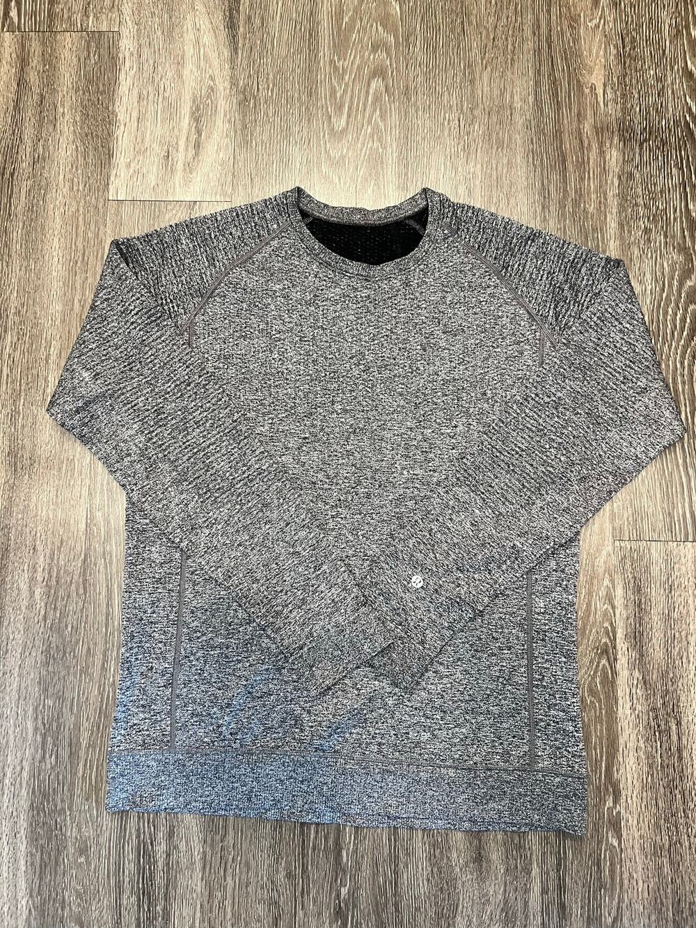 Lululemon Engineered Warmth Long-Sleeve Crew Men’s M Grey Black White $148 MRSP